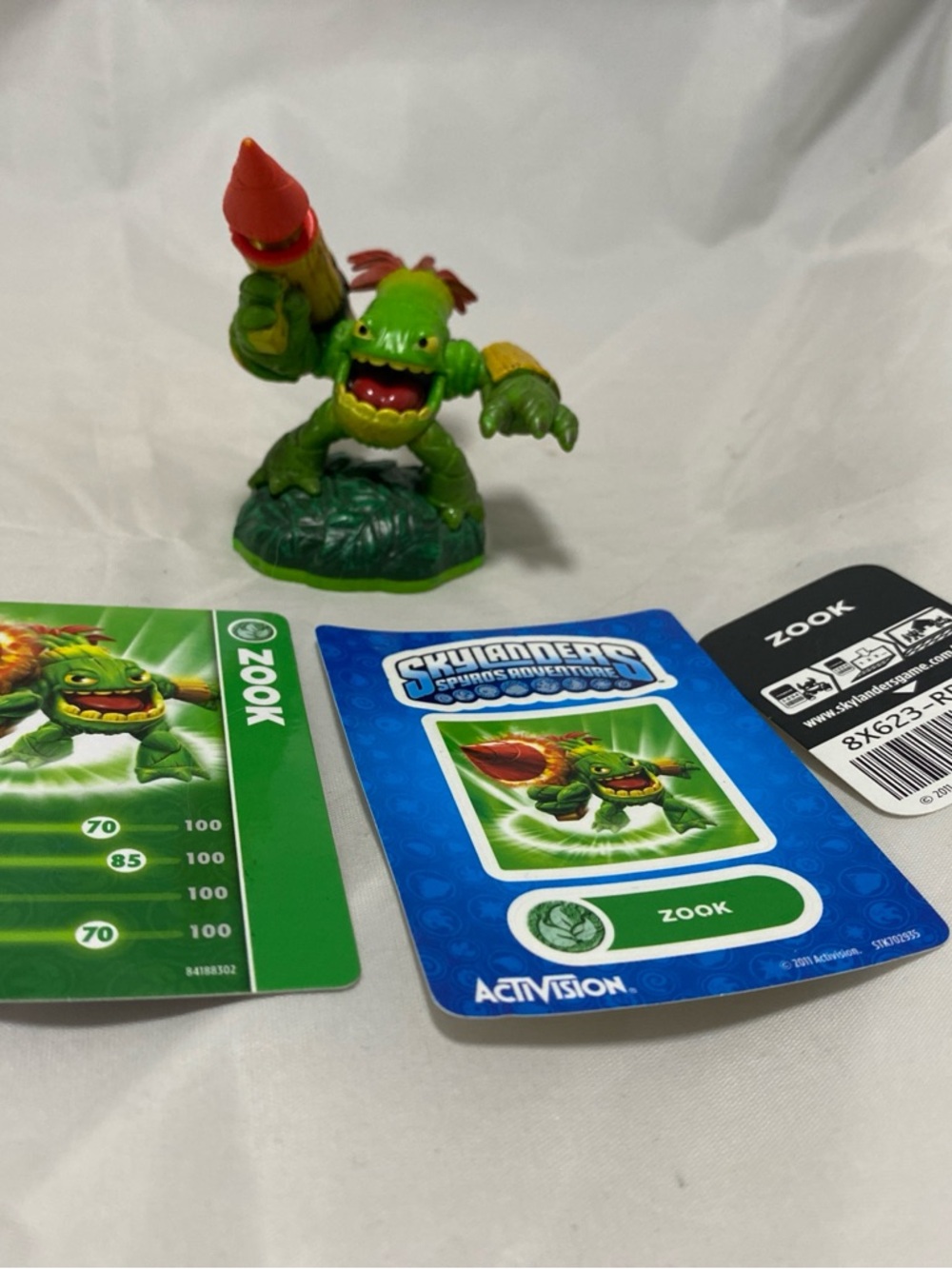 Skylanders Spyro's Adventure ZOOK Series 1 Figure w/ Card & Sticker Sheet
